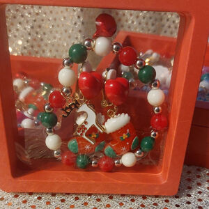 Its Xmas time with this Beaded Bracelet & Earring Set.